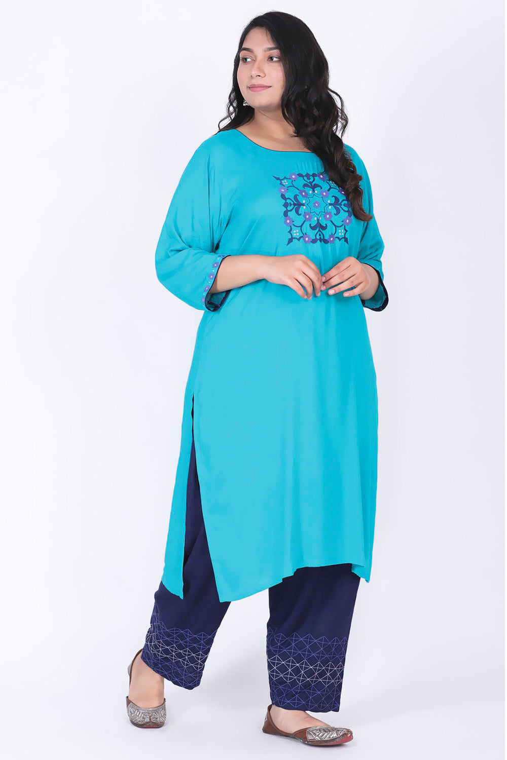 Embroidered kurta with pants