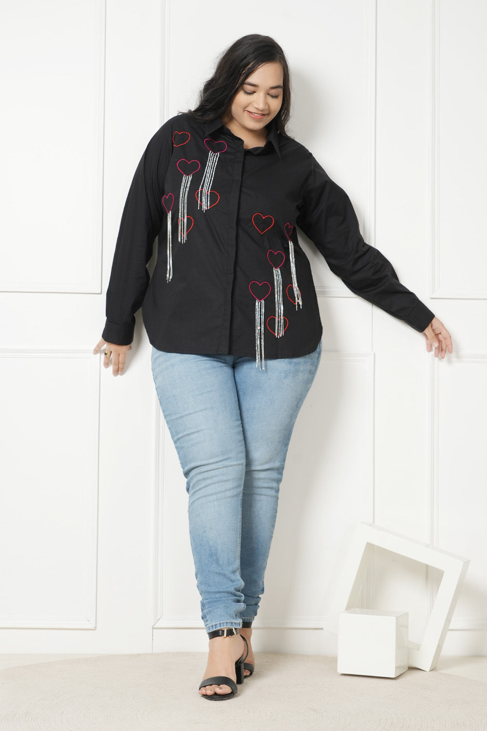 Smokey Red Heart Embroidered Tassel Shirt