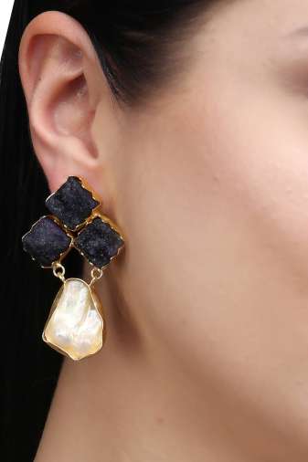 Black Stone Pearl Earrings-2
