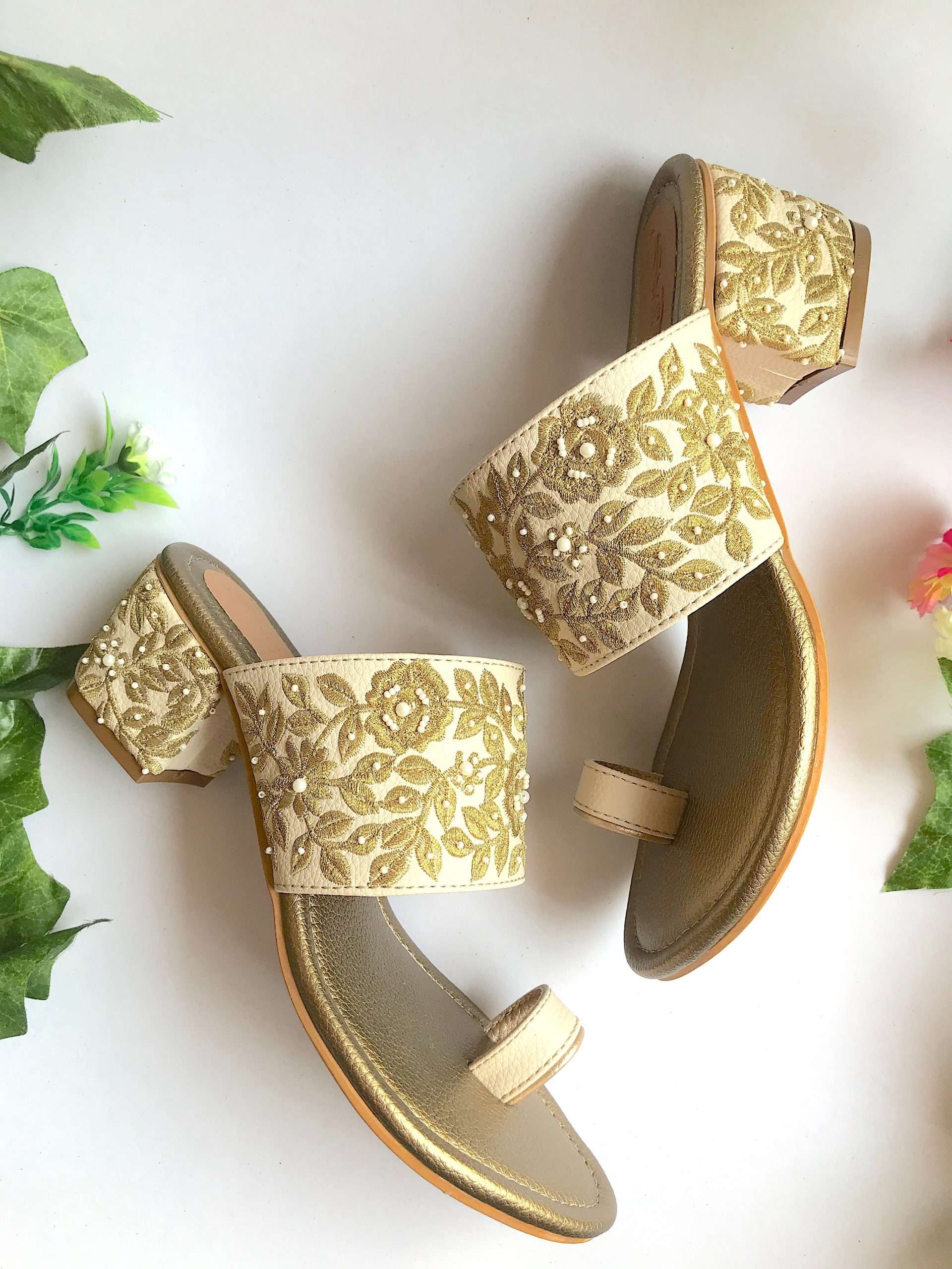 GLEAMING | Embellished Block Heels in Gold – AUZORI