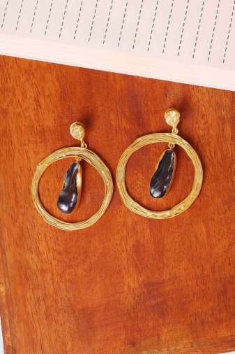 Black Fresh Water Pearl Casted Dangler Earrings